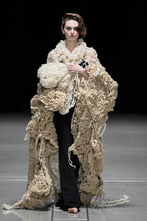 FASHIONHL's tweet image. KAKAN Makes Runway Debut at Rakuten Fashion Week TOKYO 2026 A/W with “WILD, NOT PURE”
→fashion-headline.com/en/article/487…
#RakutenFashionWeek #KAKAN #26FW