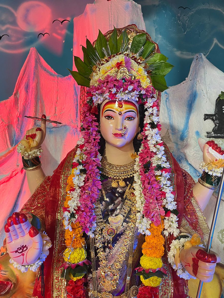 Mumbaichinavrat's tweet photo. Capturing the divine essence of Navratri in the heart of Mumbai. ✨

Follow @mumbaichinavratri for the latest updates, mandal highlights, and festive vibes.

📸 Photo Credit: Please DM for credits.

Label: #MCN © 2026

#Mumbaichinavratri  #Mumbai #Durga #NavratriUtsav https://t.co/9yN54j1UcA