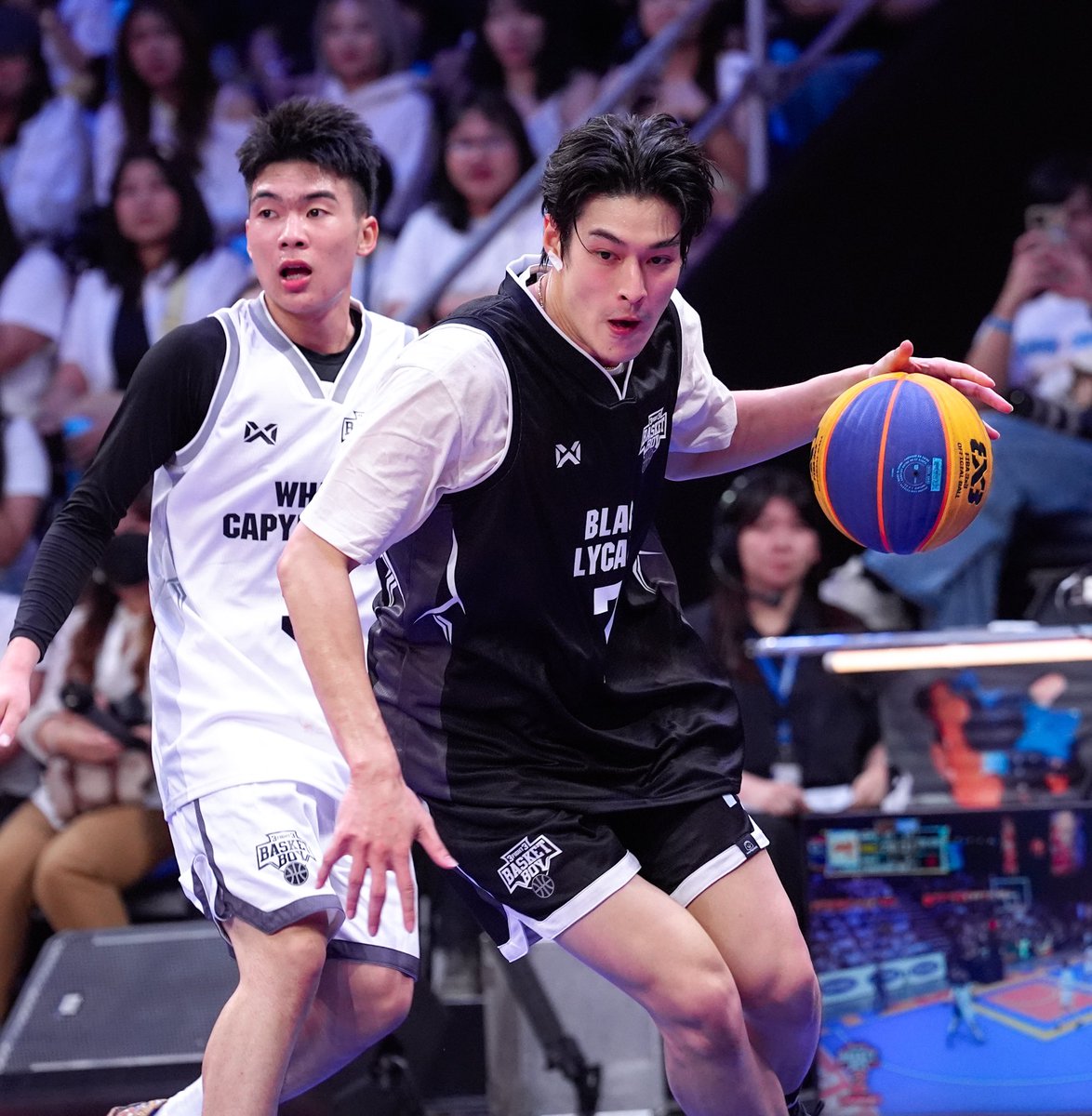 White Team ชนะ 3 แมตช์รวด  กัปตันเต๋อมอบ MVP ให้ “มีน นิชคุณ” 

#3Fight3BasketBoySS2
#Meennicha8 #JossWayar #kratingg 
#3Fight3BasketBoySS2PresentedbyLACTASOY

🔗facebook.com/share/p/1Dr5nx…
ดุเดือดเข้มข้นขึ้นทุกแมตช์กับ “3FIGHT3 BASKET BOY Season 2 Presented by LACTASOY”