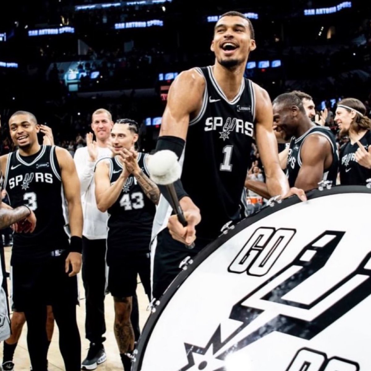 Hoop Central tweet media