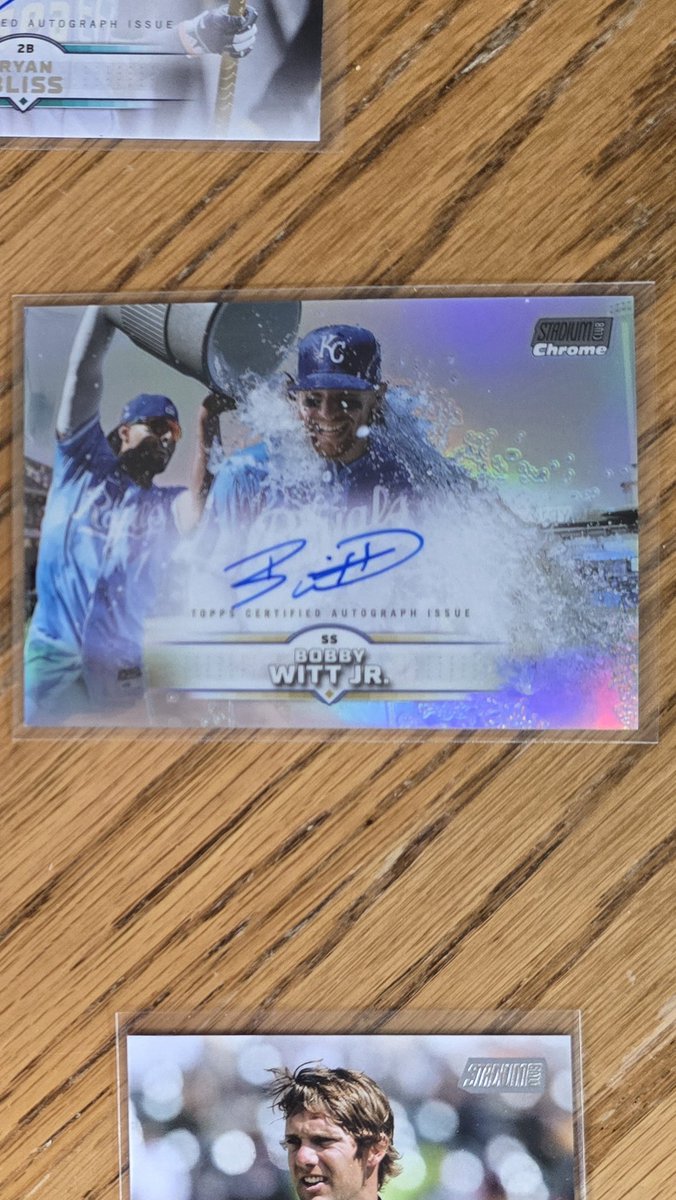 Ryan Graves tweet media