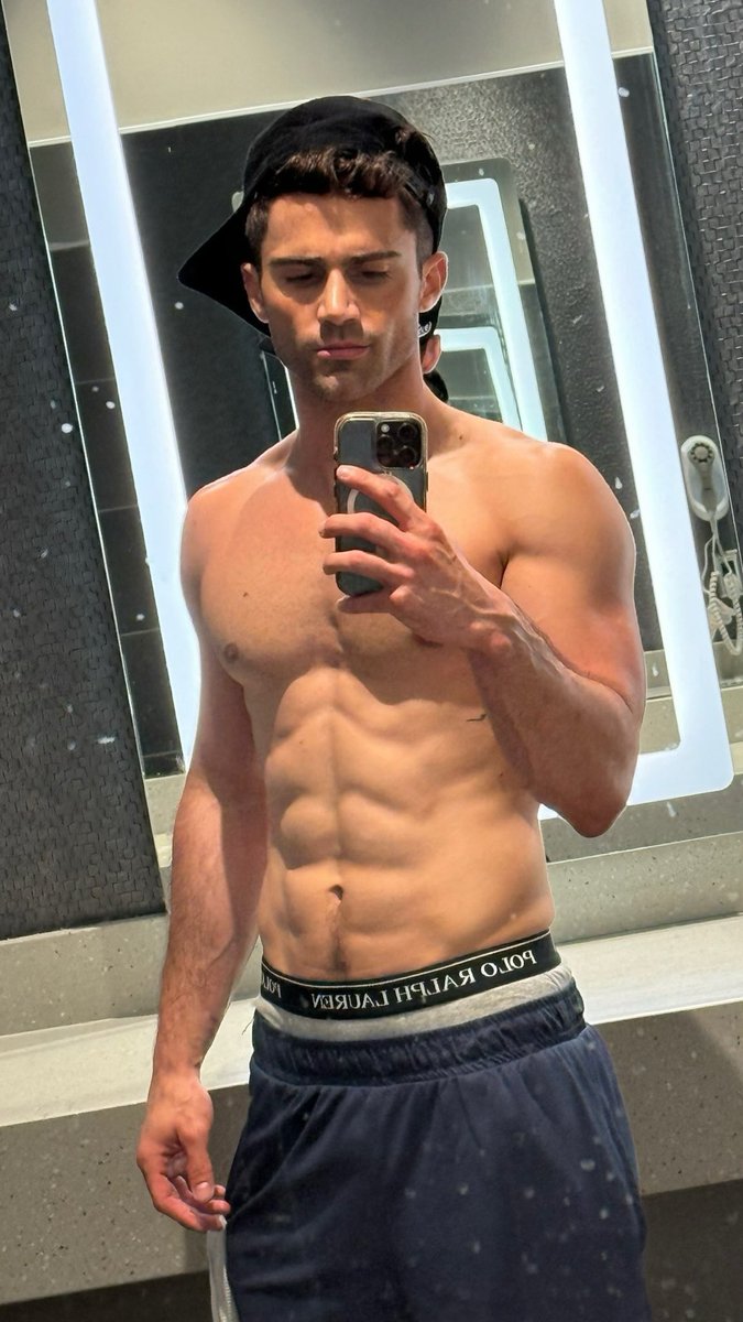 maxehrich tweet media