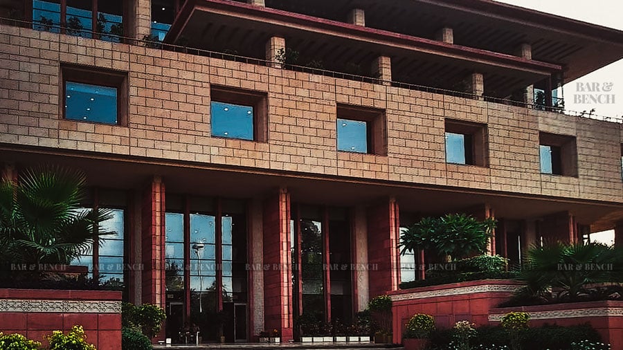 barandbench's tweet image. Delhi High Court to hear today a defamation case filed by Union Minister Hardeep Puri's daughter Himayani Puri against defamatory content linking her to Jeffrey Epstein. 

Justice Mini Pushkarna to hear the matter. 
@HardeepSPuri #Defamation #JeffreyEpstein