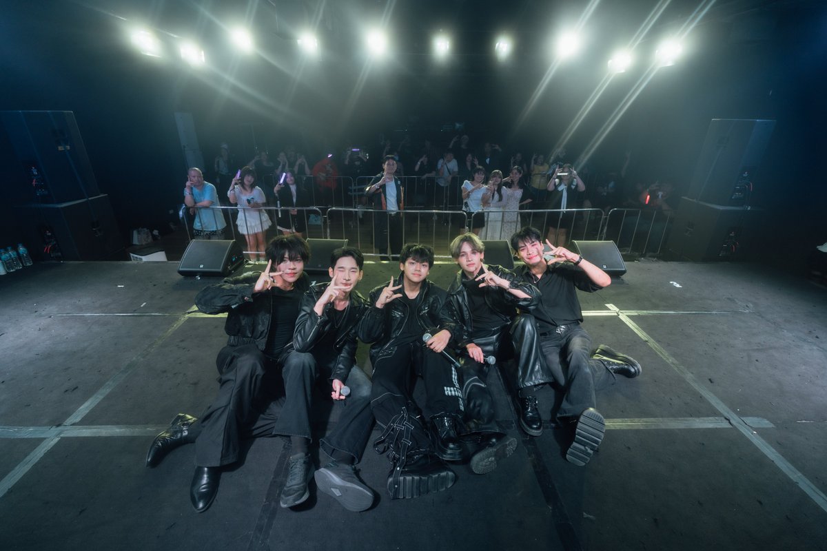 knightres_idol's tweet photo. ※ Let the Night Rain Forever

✠ ━━━━━━━━ ✠

ภาพบรรยากาศที่งาน Let the Night Rain Forever ครับ, ขอบคุณบอสบอส และ แซม ที่เข้ามาเป็นส่วนหนึ่งของไนท์เรสนะครับ ขอให้ทั้งสองโชคดีกับเส้นทางต่อจากนี้ ฝากทุกคนติดตามพวกเราต่อไปด้วยนะครับ! 🗡

✠ ━━━━━━━━ ✠
.
#KnightRes https://t.co/qi6Ac8ubZ2