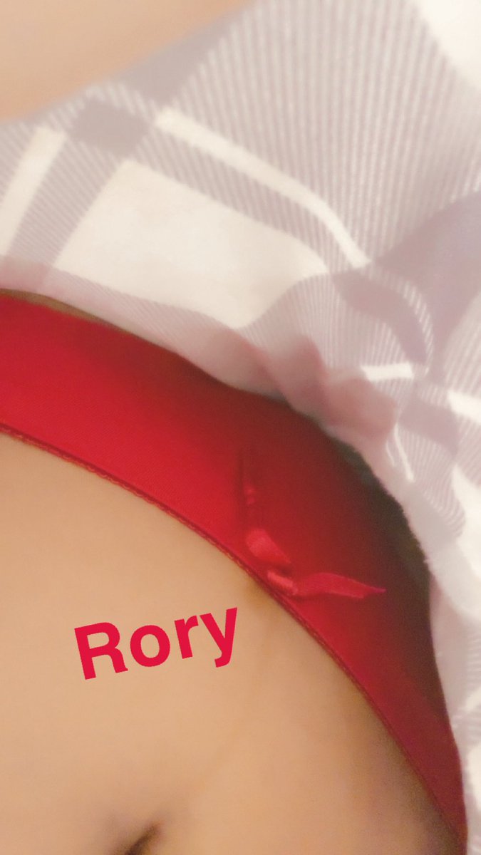 Roryy70's tweet photo. قطوتكم لابسه احمر 👅 https://t.co/JHalCCWRuT