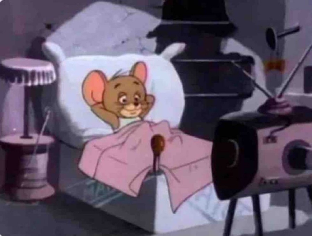 Guarromantico_'s tweet photo. “Hoy sí me dormiré temprano para levantarme a las 6am para hacer ejercicio”

Yo, a las 3am: https://t.co/VAkxaby6vF
