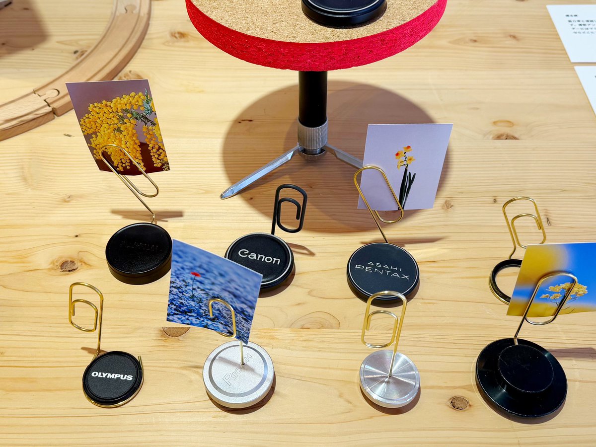 showcase#3始まりました。今回は作品もですが、クッキーあったり、コンパクトミラーあったり、いつもより色々あります

showcase#3
2026/3/17−24
12-19時（最終日15時まで）
GALLERY futari
大田区多摩川1-6−26 五月ビル1F
かお/桑原敏行/玉城結羽/玉置淳/ナガトアタル
musashino3614.net/showcase-3/