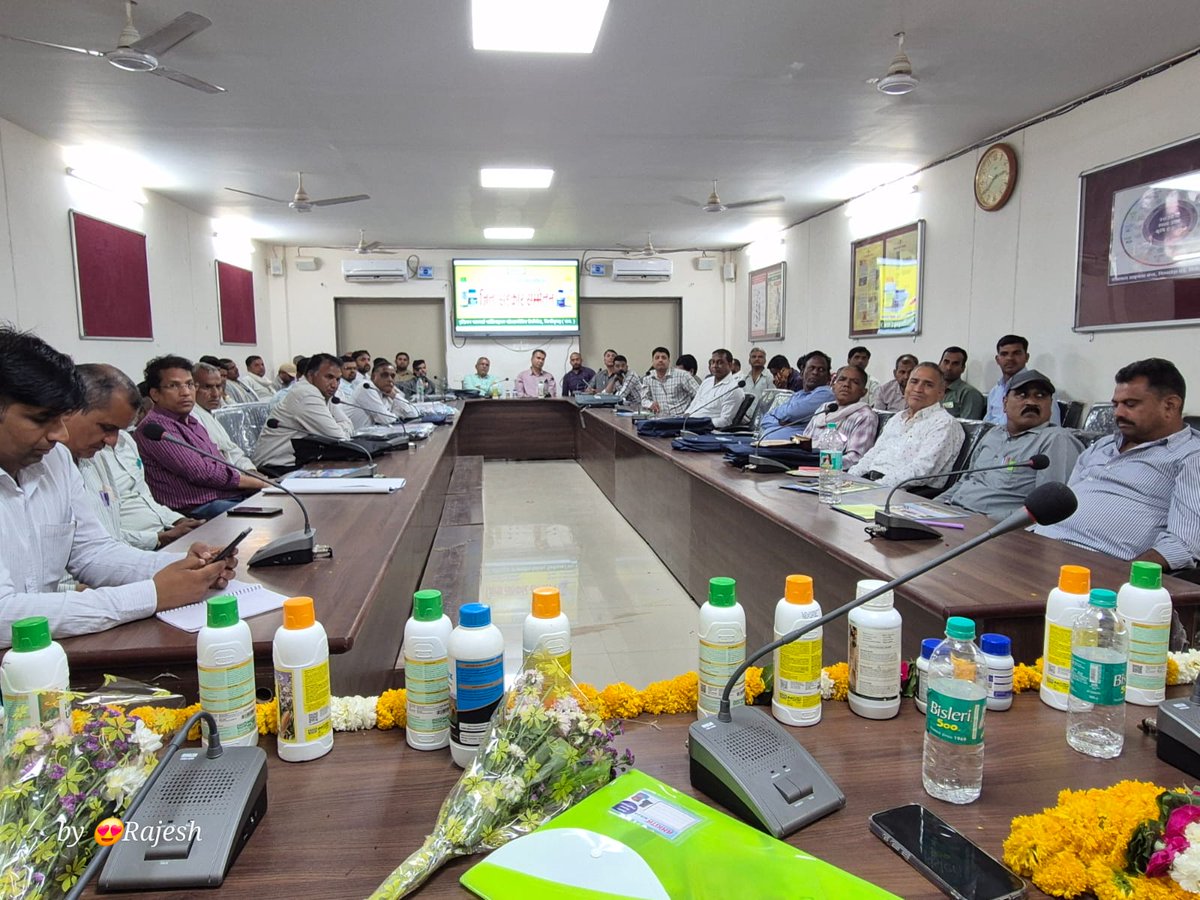 IFFCO_RJ's tweet photo. इफको द्वारा चित्तौड़गढ़ में जिला सहकार सम्मेलन का आयोजन किया गया
जिसमें कार्यक्रम के मुख्य अतिथि नानालाल चांवला प्रबंध निदेशक चित्तौडग़ढ़ CCB, अध्यक्षता श्री पृथ्वीराज सिहाग, राज्य विपणन प्रबंधक इफको राजस्थान द्वारा की गई। कार्यक्रम में 70 व्यवस्थापकों ने कार्यक्रम में भाग लिया। https://t.co/QrmsroE2TV