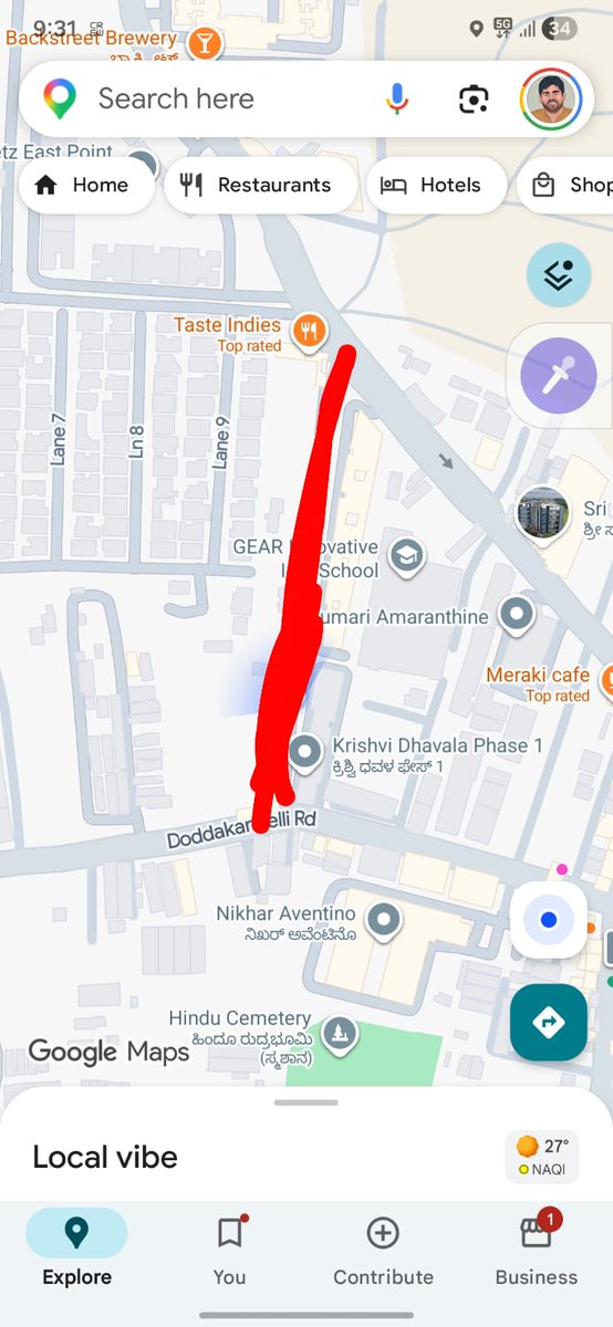 abinaykia's tweet photo. AET Junction in Bellandur is a major choke point. Simple fix: acquire the unbuilt plot before the junction &amp; open a parallel slip/exit (red).

If this plot gets built, future decongestion will likely mean demolitions.

@DKShivakumar @EASTCITYCORP @GBAChiefComm @GBA_office https://t.co/H0ysjQfIgm