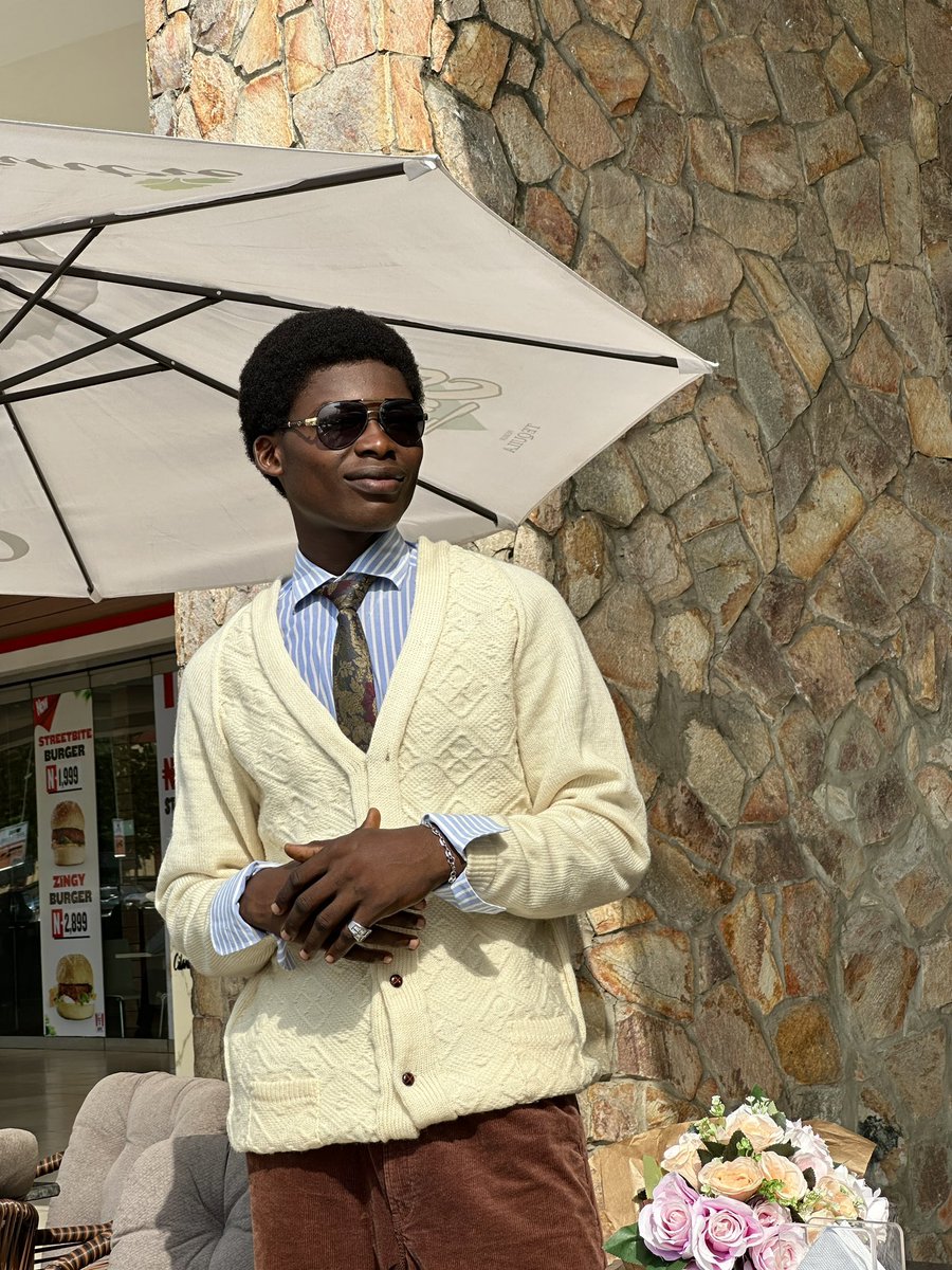 Tomiwa Slawn🎨 tweet media