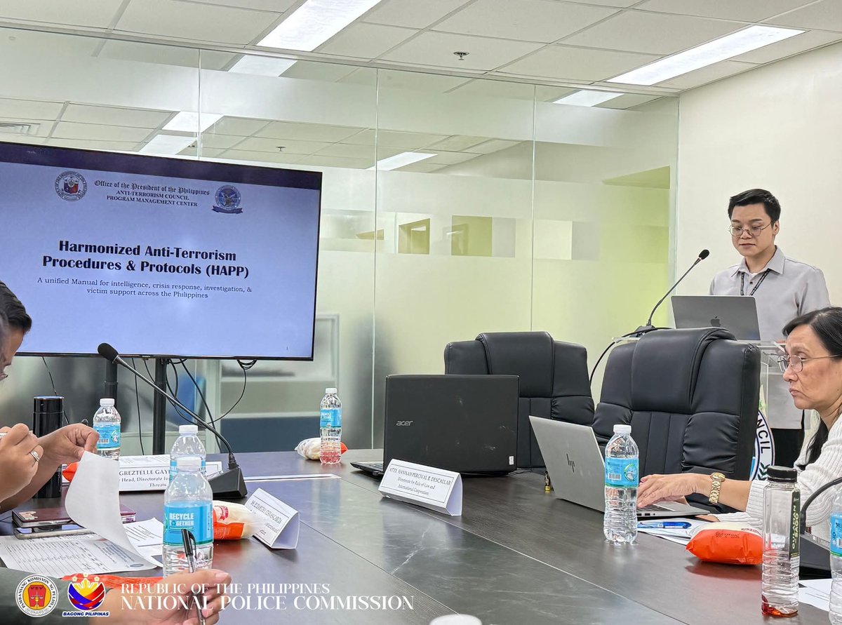 NAPOLCOM tweet media