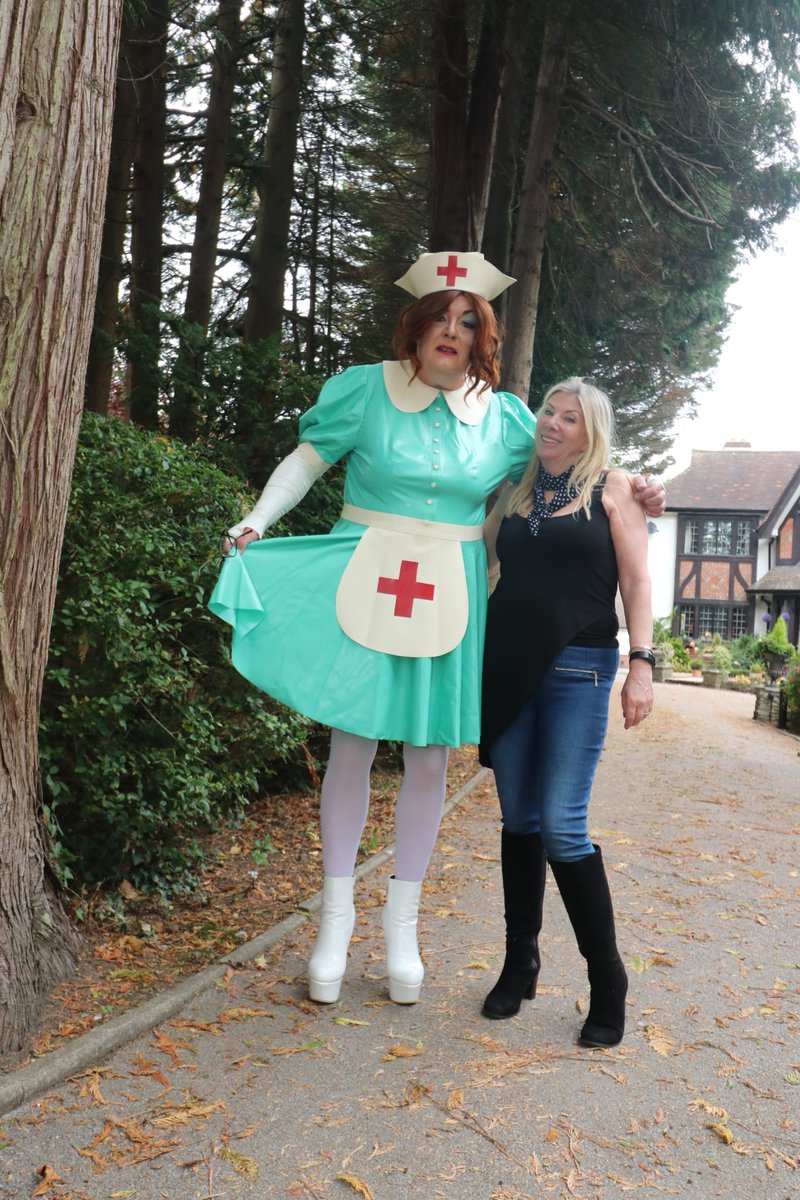 Chateau Femme tweet media