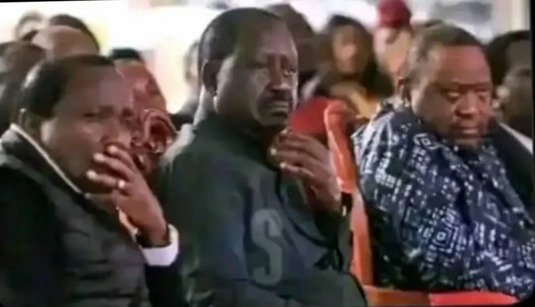 Hakuna kitu hunishtua ka kuona mtu black kuniliko😂😂