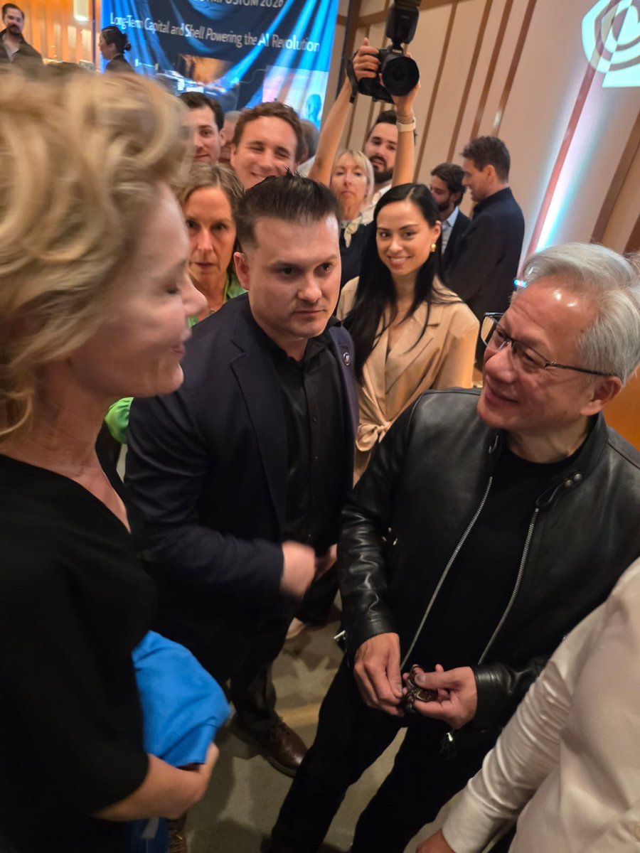 Stacy Herbert 🇸🇻🚀 tweet media