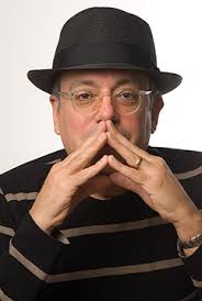 RockOthers's tweet photo. #AlmanaccoRock #LarryKlein
by @boomerhill1968
il 17 marzo del 1956 nasce Larry Klein bassista e produttore americano. Ha suonato tra gli altri con Carmen McRae, Joe Henderson, Bobby Hutcherson, Wayne Shorter(da solista, precisiamo), Herbie Hancock, Bobby McFerrin e Dianne Reeves.