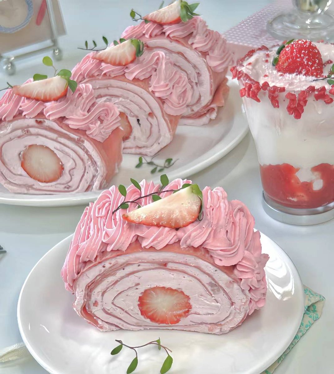 Bikashsahoo7173's tweet image. Dusted flour, warm vanilla, u0026 buttery crumbs—today’s bake turned out chef’s kiss!  Swipe for the messy-yet-magical process (yes, I ate a test bite mid-whisk). #BakeWithJoy #HomeBakingMagic