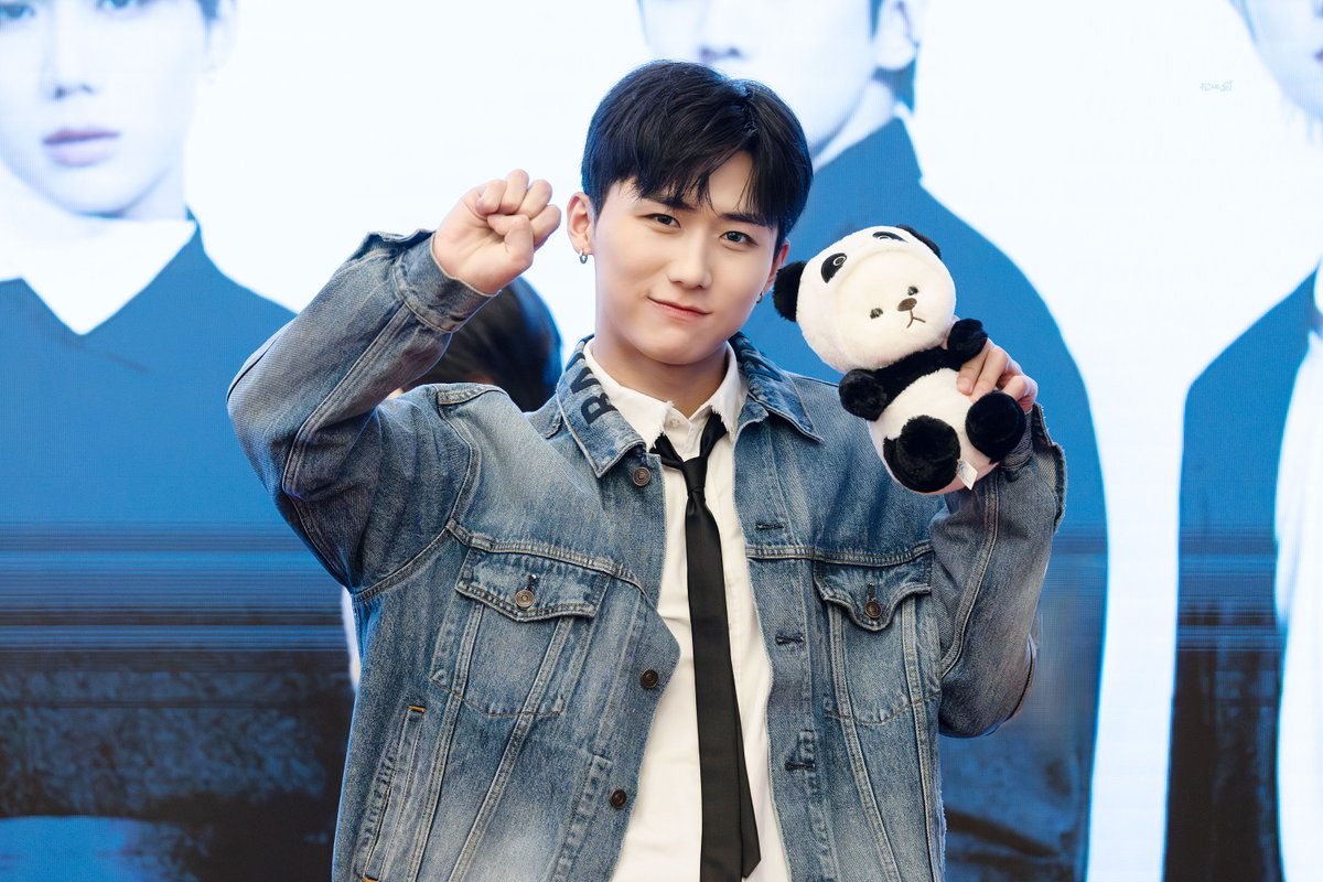 wego_dkz's tweet photo. 260307 DKZ 중국 상하이 대면팬싸 #주원 

🤍🖤

#DKZ #디케이지 #JUONE https://t.co/J1tFdkNMRf