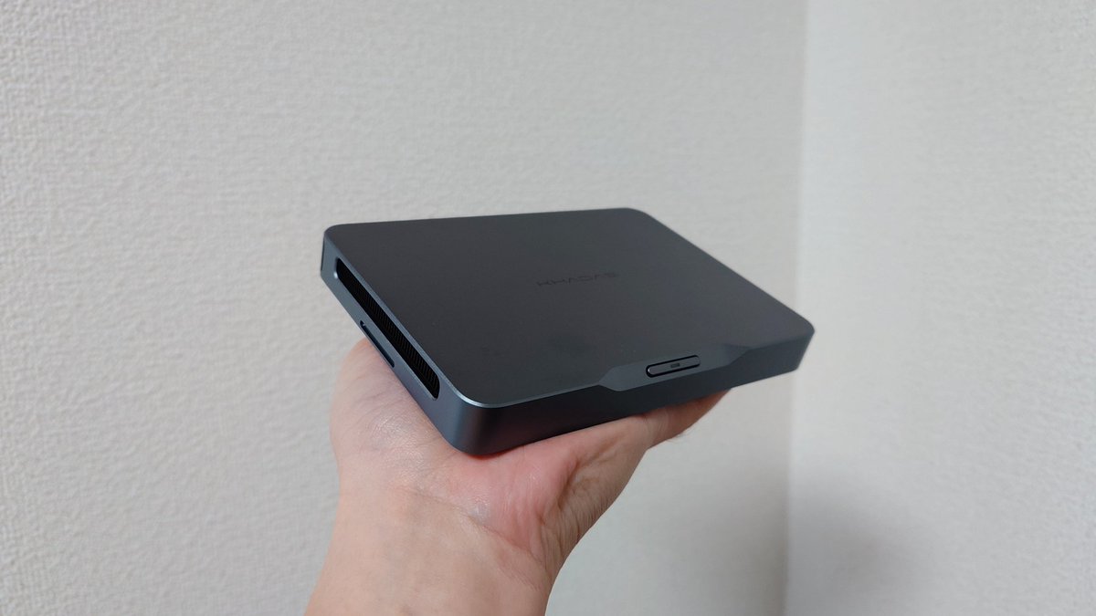 ak10ore's tweet photo. ちょっと前からテレビにつなげっぱなしにするPC探してたんやが、知る人ぞ知る  Khadas Mind 2s 買ってみた！小さい！カッチョイイ！😁
いずれ���部GPUも導入してゲームもできるようにすっかな〜😆
#Khadas
#KhadasMind2s https://t.co/uMguZX1tyc