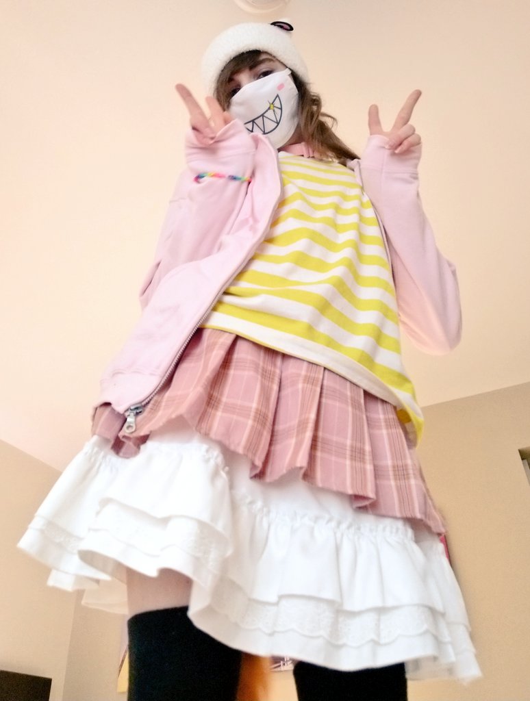 EmilyCupcake15's tweet photo. I'm rly happy with this outfit it's da bessst (^w^) ✨

#yumekawaii #cutefashion #fairykei 

More photos taken by @CwutePi 📸💕 https://t.co/FLcKpXF5HE