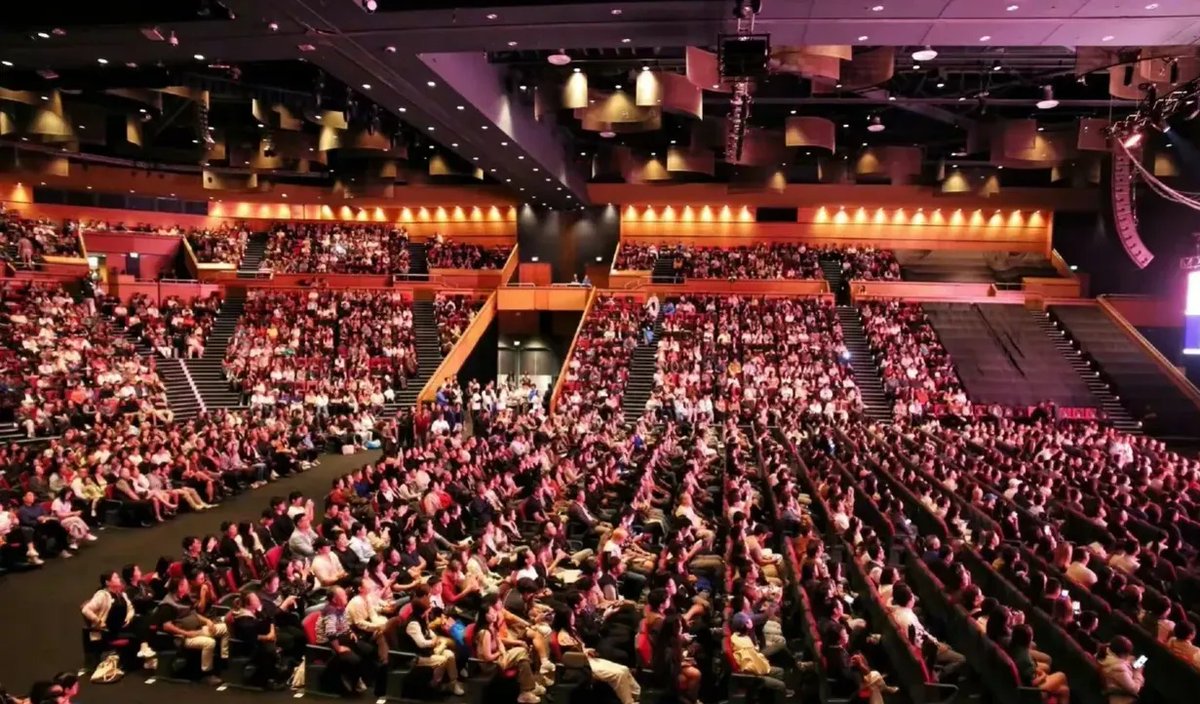 gopal31431997's tweet photo. Thrilled to check out the live taping of Super Variety Show! The energy’s contagious, the guests are hilarious—already counting down to the next episode!  #VarietyShowVibes #LiveTapingFun https://t.co/U53vWdXe5O