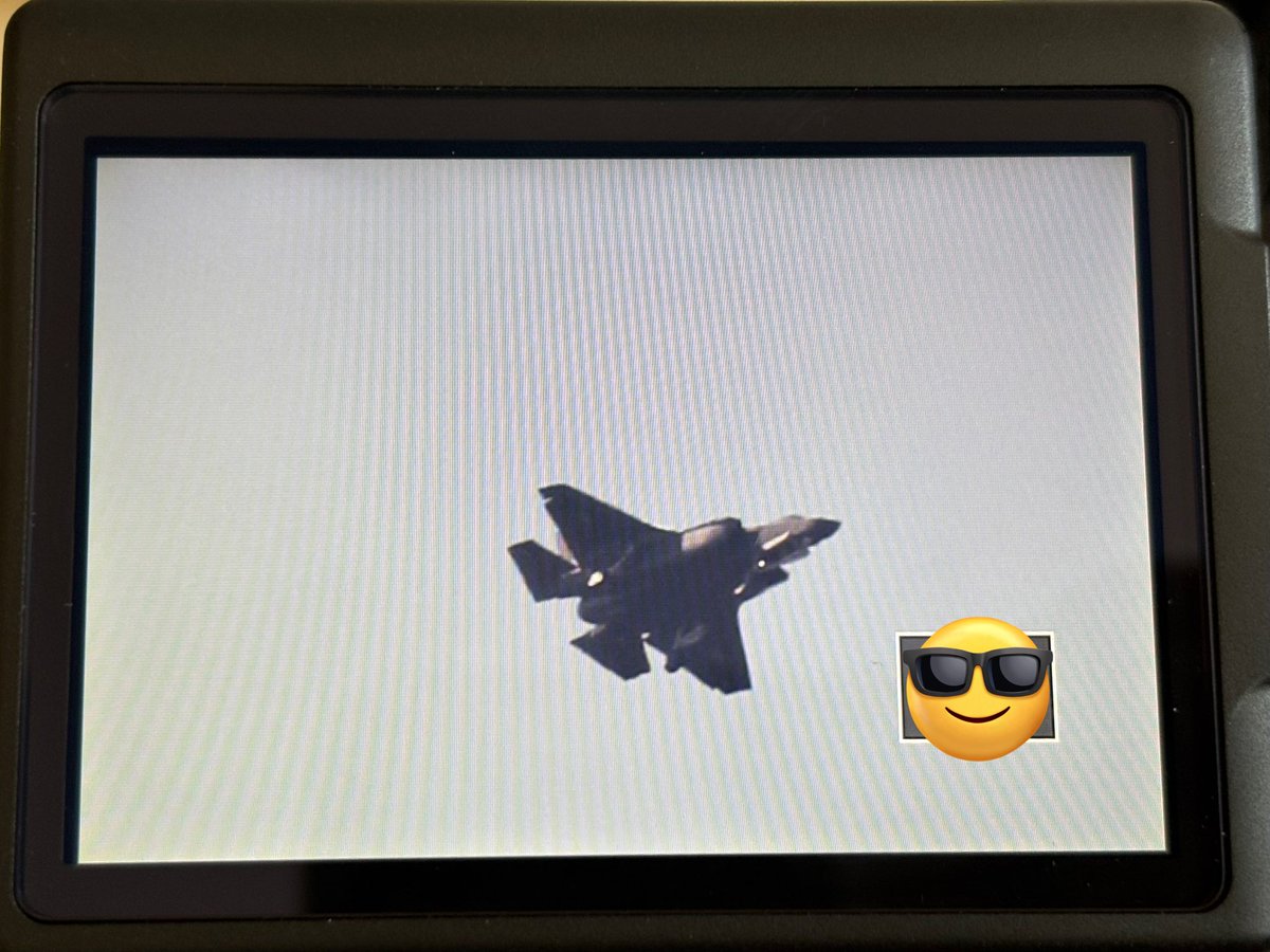 shun070131's tweet photo. 浜松基地F35、3機来ました

すごい爆音でした

#浜松基地 https://t.co/4fapxBN1oH