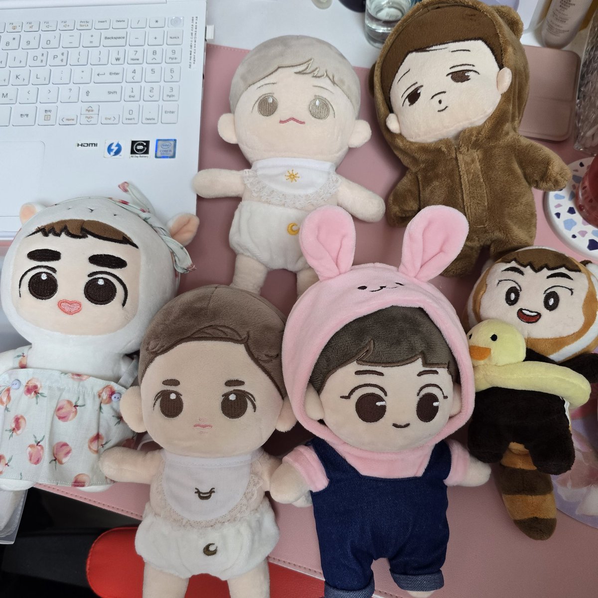 kgfg05's tweet photo. 엑소 EXO 디오 경수 포카 엑소 인형 all 판매
인형+포카 all : 택배비 포함 10.0
➡️ 포카 뒤에 하자 색바램 있어서 싸게 팔아요!!
➡️ 한국 주소 있는분만!!

sell exo 포카 엑소콘서트 시우민 수호 백현 찬열 디오 경수 카이 세훈 xiumin suho lay baekhyun chen chanyeol kai sehun https://t.co/N8xXy0wdV1
