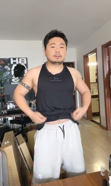 Hairy walker tweet media