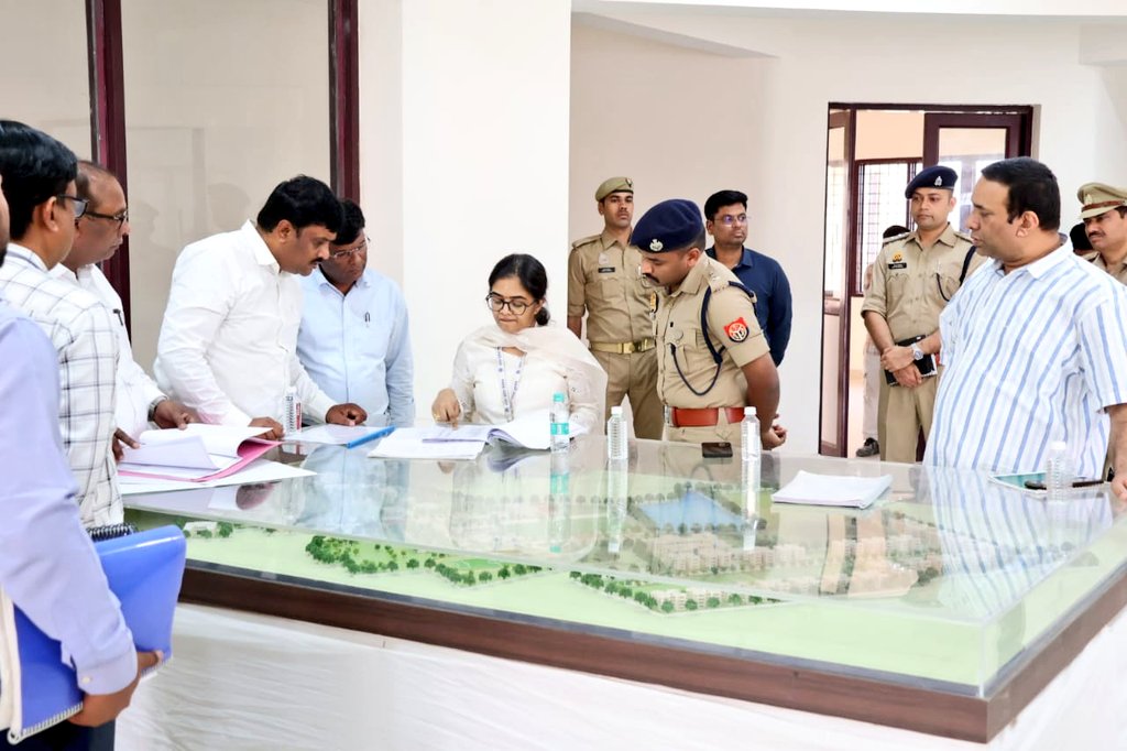 CDO Amethi tweet media