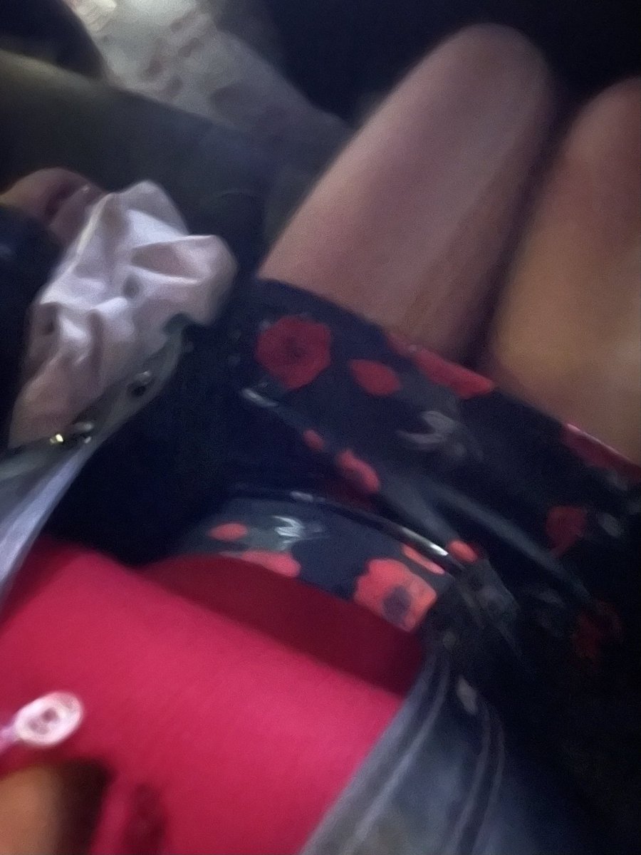 雨夜高架桥卡骆驰 tweet media