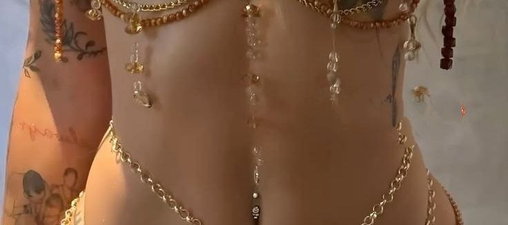 beckaliciouss_'s tweet photo. Peak female beauty ✨ https://t.co/XGmgW8UjjI