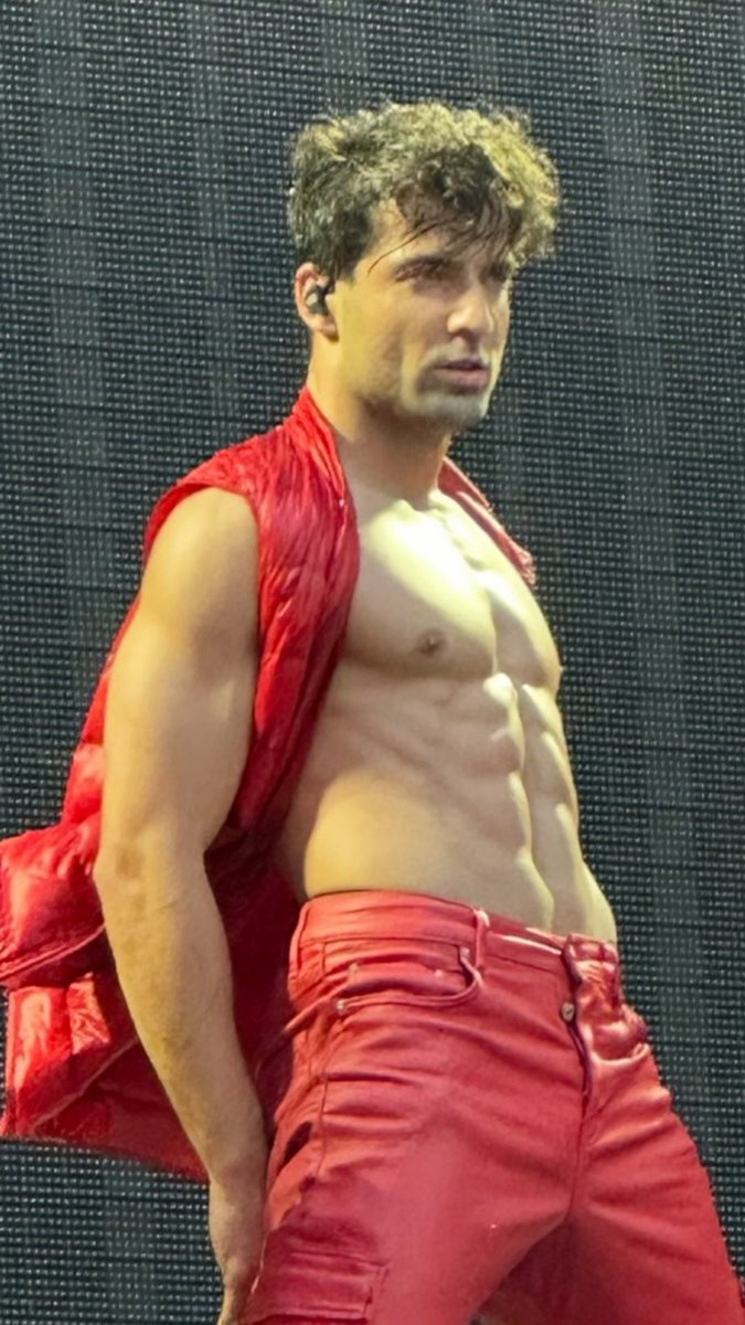 Male Central tweet media