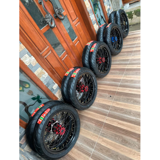 FebriHannessyR's tweet photo. @fajarrusalem Coba otomotif nih ye dagangan sendiri
yang nyari roda set supermoto mulai dari CRF KLX WR155
Roda set jari2 buat Motor Nmax , Pcx juga ada

Nih Linknya

https://t.co/wGE5fUenKD https://t.co/vOpuHNzqk2