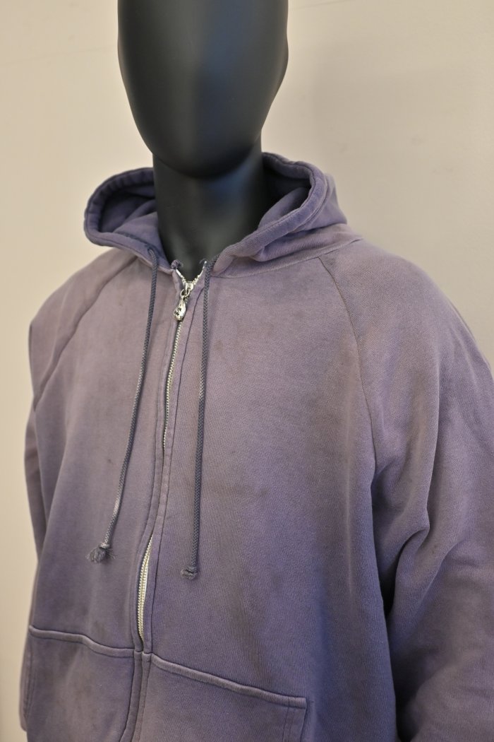 zefirosapporo's tweet image. THE WORLD IS YOURS  
DOUBLE FACE PAISLEY ZIP HOODIE / Navy　  
zefirosapporo.blog133.fc2.com/blog-entry-496… 
#hoodie #fullzip 
#theworldisyours #zefirosapporo 
#zefiro #sapporo #hokkaido 
#メンズウェア #ワールドイズユアーズ #フーディ 
#フルジップ #コットン 
#ゼフィーロ札幌 #ゼフィーロ 
#札幌 #北海道