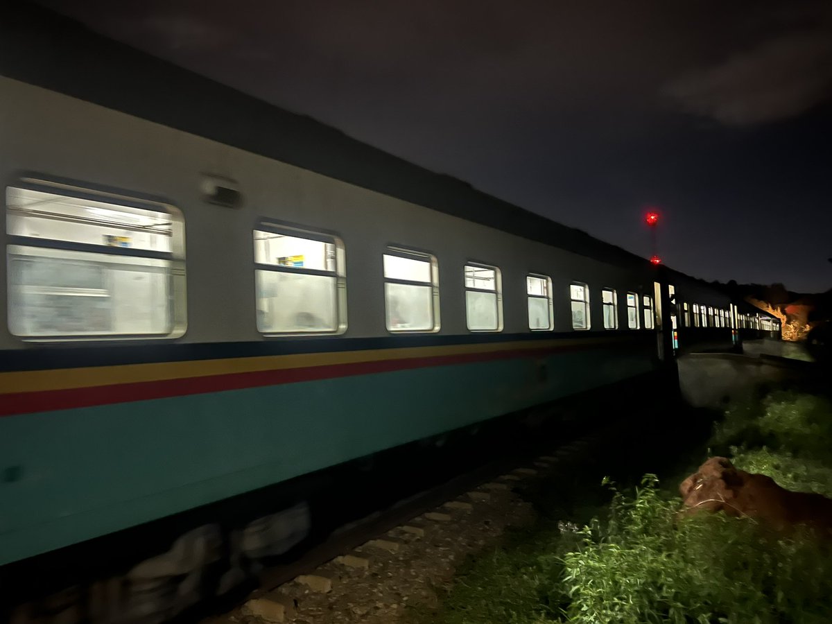 paramount_ug's tweet photo. @KellerJam51211 @Sudhirntv @assempebwa As a resident of Nsube in Mukono who has already tested the services, iam so happy for this already, using just 6000 a day to come to Kampala in just 45 minutes, no jam, the quality of life is already improving https://t.co/H1dxv7EiIr