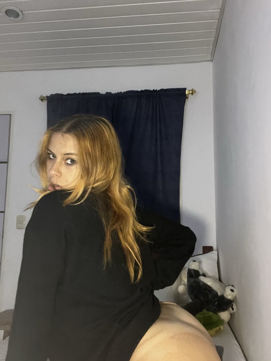 Selene_nov's tweet photo. Necesito que me ayuden a conciliar el sueño 🫠

#ContentAdult #HotGirl https://t.co/iQRkXNtQHI