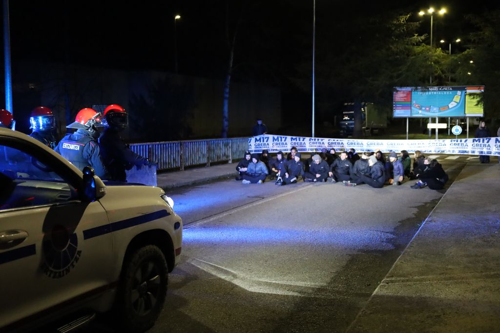 LAB SINDIKATUA tweet media