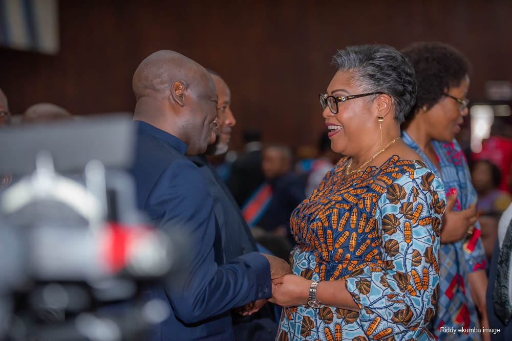 kirimwami51229's tweet image. 🇨🇩💯 Oui, il mérite notre soutien.
Un Leader aux #mains propres, fidèle à la #paix et non à l’#épée. Encore une fois, #VitalKamerhe montre son engagement pour la stabilité et la réconciliation. Le pacificateur jusqu’au bout. Les faits parlent d’eux-mêmes.

Hon #NafisaRamazaniUnc