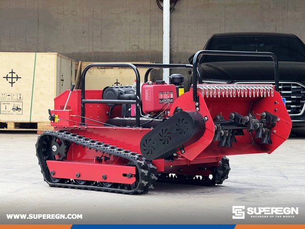 superegn's tweet image. 2 Remote Control Lawn Mowers exported to Saudi Arabia 🇸🇦
🛠️16 HP | 65 cm cutting width | crawler type
📩Contact us for more machines: sales@superegn.com
#LawnMower #MachineryExport #SmartEquipment