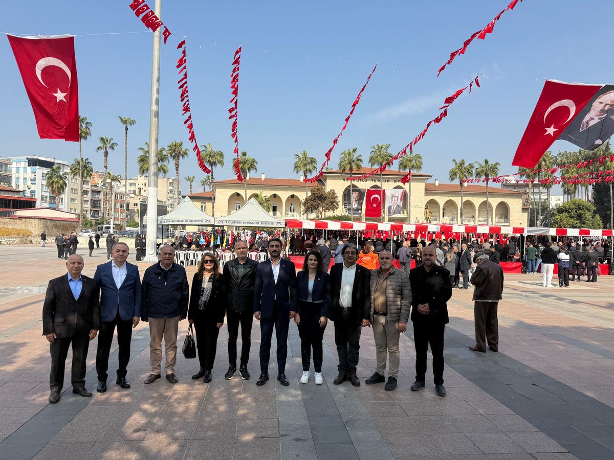 İl Başkanımız Koral Ömür, İl Örgütümüzle birlikte, 17 Mart, Atatürk'ün Mersin'e gelişinin 103. yıldönümü törenlerine katıldı. 

17 Mart Mersin için sadece bir takvim yaprağı değil; tam bağımsızlık meşalesinin bu topraklarda bir kez daha parladığı, "Mersinliler, Mersin’e sahip
