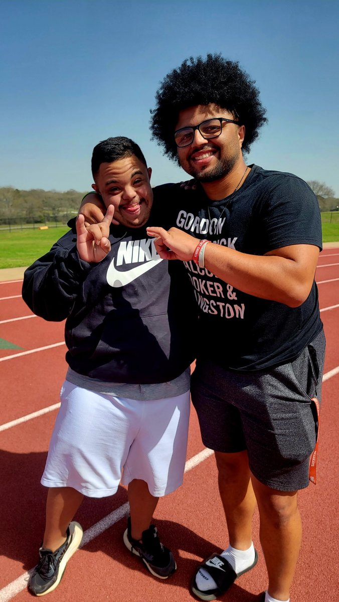 MIKE D 🤘🏽🤘🏽 tweet media