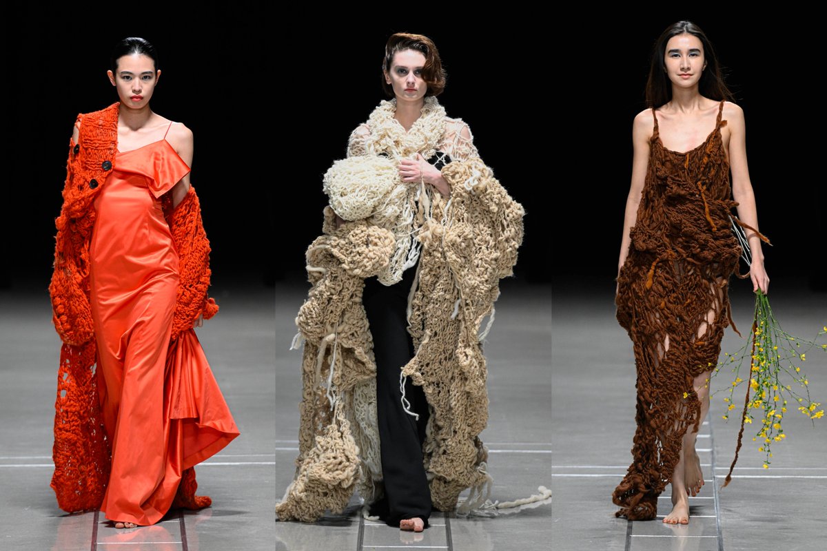 fashionjp's tweet image. 【新着】カカン（#KAKAN）がRakuten Fashion Week TOKYO 2026 A/Wで2026-’27秋冬コレクションを発表。
“理性”と“野生の衝動”を掲げる。全ルック公開🔻
soen.tokyo/fashion/collec…

#RakutenFWT #26AW