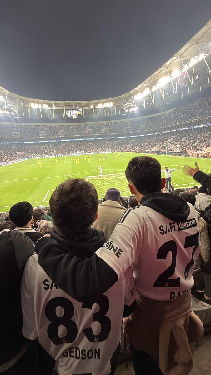 ccigdemgulerr's tweet photo. @archivebesiktas https://t.co/S8tWCPKCZi