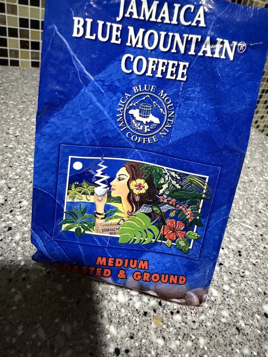 fwpipo's tweet photo. Hoy nos vamos un chin mas lejos. Viene Jamaicaaaaaaaaaaaa !!!! ☕️☕️☕️☕️☕️☕️☕️☕️☕️☕️☕️☕️☕️☕️☕️☕️☕️☕️☕️☕️ #cafe https://t.co/vVSr6jcBWI