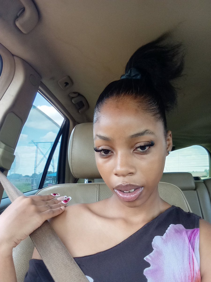 shonapapi's tweet photo. Give her a football name https://t.co/qC3LOQHz26