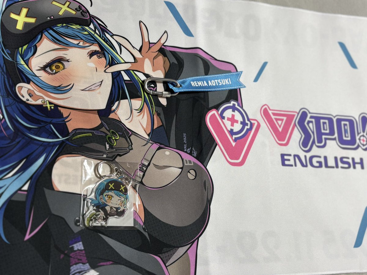 katsuska_FPS's tweet photo. 青月レミアさんの #ぶいすぽフェス2025 届いた！ビジュが良すぎる！フェスが懐かしい #青月レミア https://t.co/4id6vtytPz
