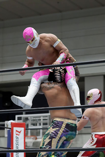 chika_dahlia's tweet photo. 2026/2/24
NJPW PRESENTS CMLL FANTASTICA MANIA 2026
エディオンアリーナ大阪第2
第6試合【『FANTASTICA MANIA 2026』タッグトーナメント決勝戦】
マスカラ・ドラダ、ミスティコ vs マグヌス、アベルノ➁
#MascaraDorada #Averno
#FM2026 #njcmll #FantasticaMania2026 https://t.co/pjydtdQ5tB