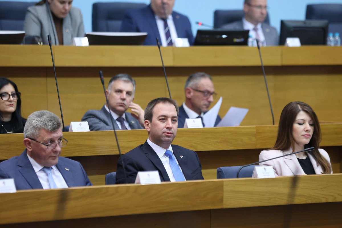 Selak Goran tweet media