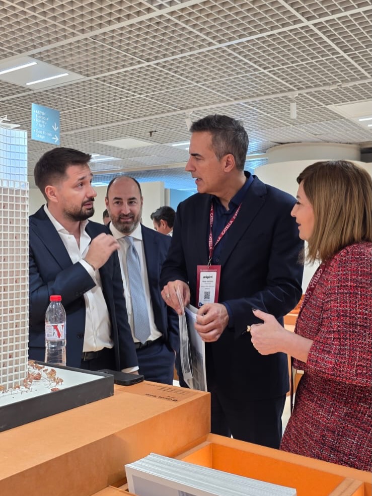 albania_aic's tweet photo. Në @MIPIMWorld , Korporata e Investimeve Shqiptare zhvilloi një sërë takimesh me partnerë dhe investitorë ndërkombëtarë, duke prezantuar potencialin e Shqipërisë për projekte transformuese dhe investime strategjike. https://t.co/5L3y4CXLTg