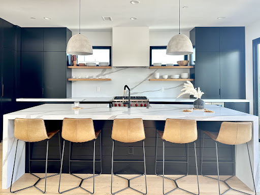 APluskitchen's tweet image. Modern elegance meets everyday functionality ✨
This stunning design-build kitchen remodel in San Clemente, Orange County features a sleek island, custom cabinetry, and a bright open layout—perfect for gathering, cooking, and living. 
aplushomeimprovements.com/portfolio_page…

#KitchenRemodel