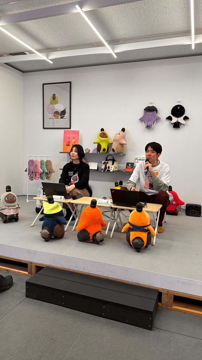 GROOVEX_SW's tweet photo. 最初の発表はビヘイビア・ビジョンチームのあずさんで「DeepStreamのRust化と画像認識モデルの今後」です！ #lovotech https://t.co/6vxUOMah7c